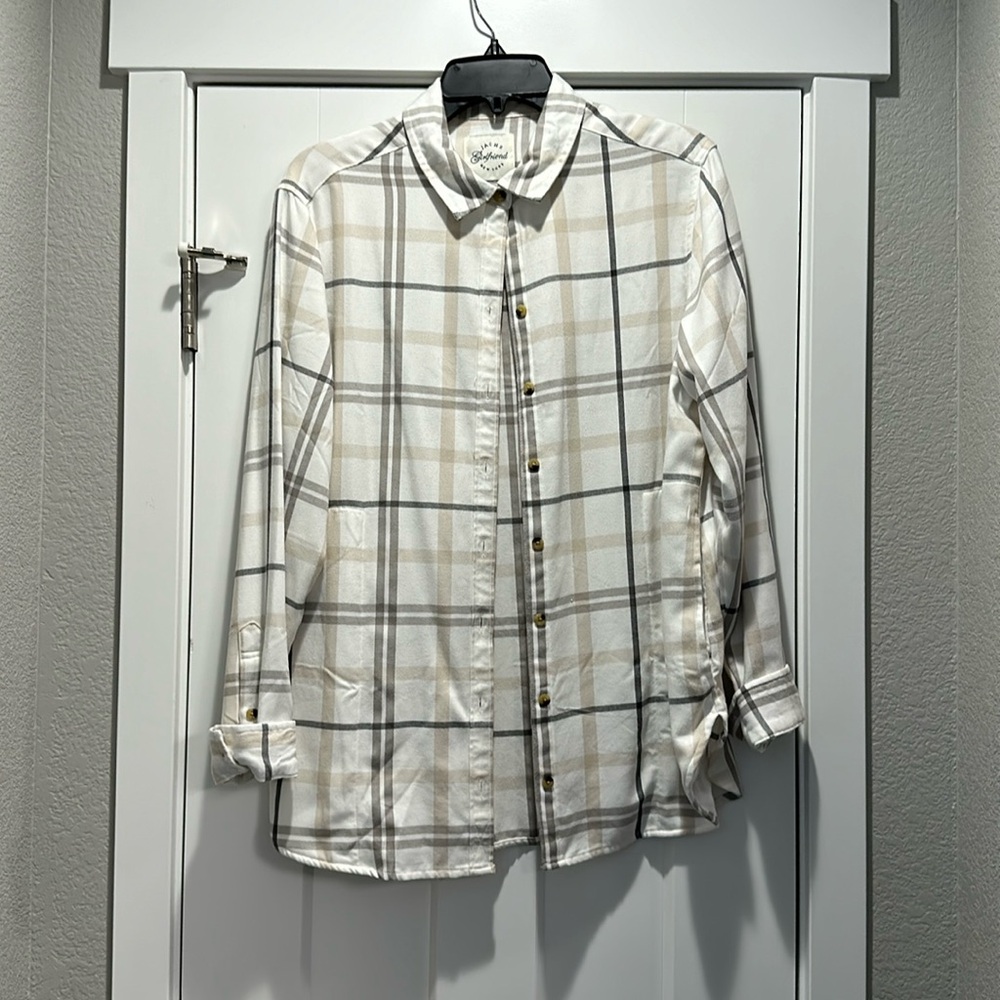 Ladies Button Down Boyfriend style shirt Sz M